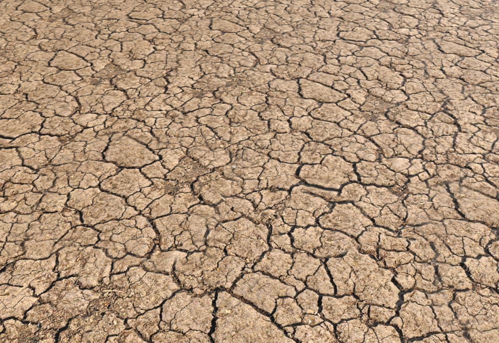 sol craquelé texture 3D sans couture PBR, haute résolution 4K , HD à télécharger gratuitement pour Unity, Unreal, et V-Ray