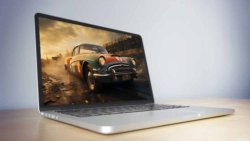 Voiture de course classique vintage roulant sur une route mouillée sous un ciel dramatique, disponible en HD et 4K en téléchargement gratuit.