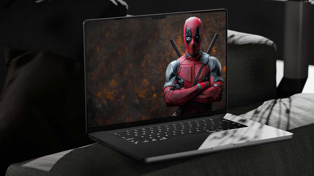 Fond d'écran Deadpool en 4K Ultra HD, l'anti-héros Marvel debout avec les bras croisés sur un fond sombre dramatique. pour ordinateur de bureau et mobile