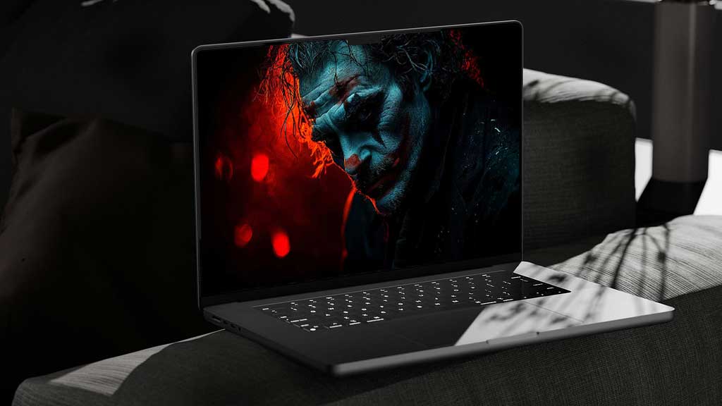 Fond d'écran dramatique du profil du Joker avec éclairage cyan et rouge, traits du visage détaillés et arrière-plan bokeh, en HD et 4K